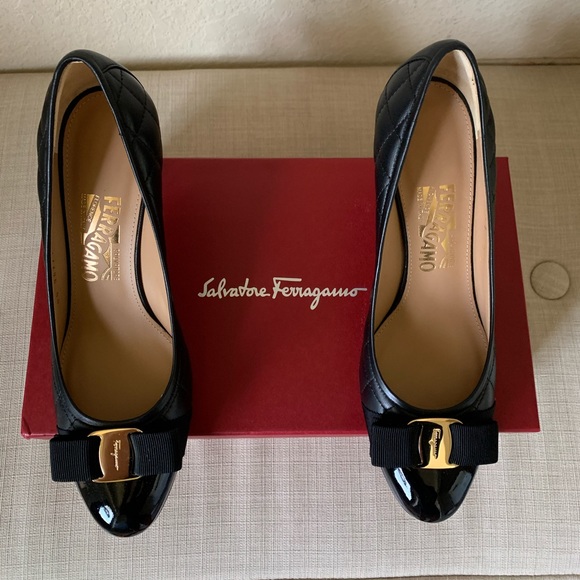 ♥️SOLD♥️ Salvatore Ferragamo Carla Q patent pumps - Picture 12 of 12